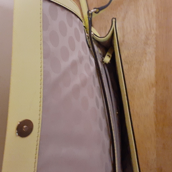 Kate Spade Sadie Crossbody bag. - Picture 7 of 8